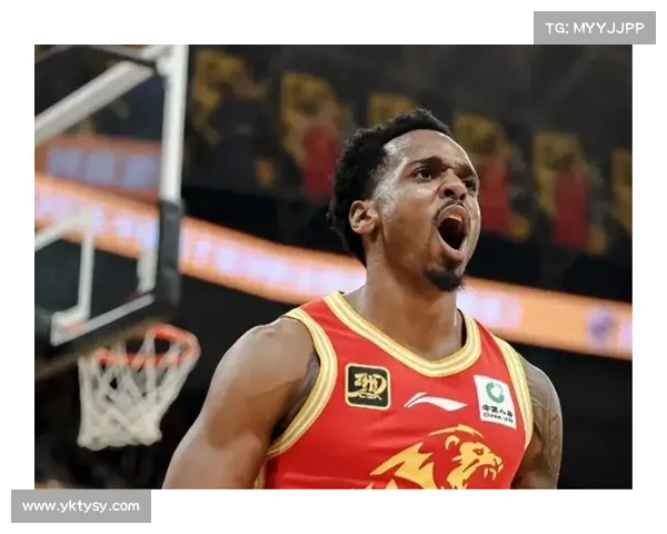 孙铭徽与布朗携手共战 打造篮球场上的黄金组合